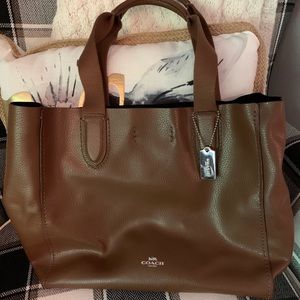 Coach derby tote